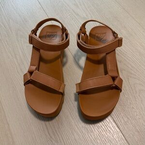 Reef Cushion Rem Hi Platform Sandals Cognac